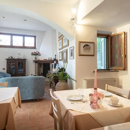 לינה וארוחת בוקר Il Chiostro 3*