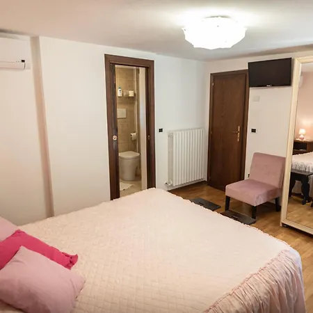 Il Chiostro 3* אסיסי