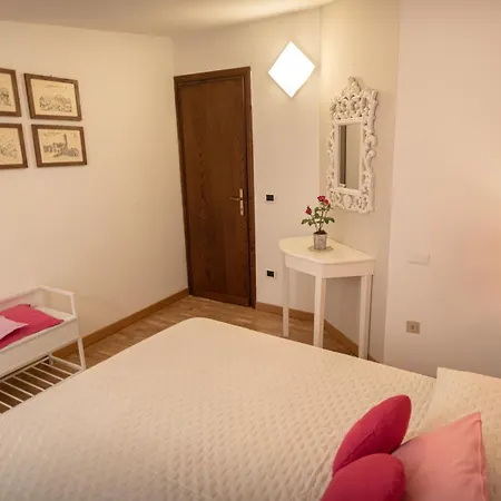 Il Chiostro Oda ve Kahvaltı 3*