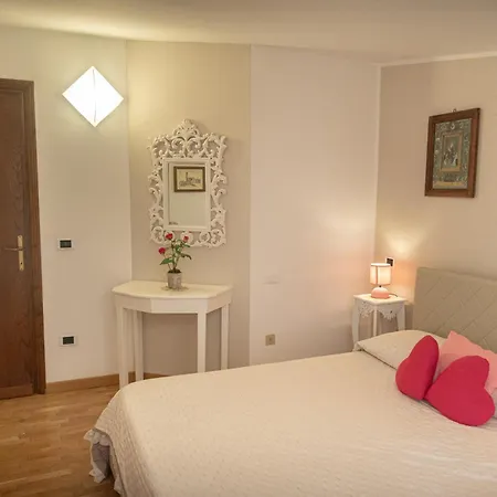 Il Chiostro 3* אסיסי